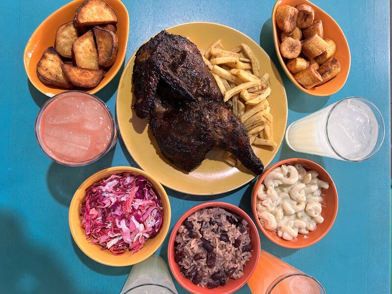 comidas-e-musicas-culinaria-jamaicana_easy-resize-com_