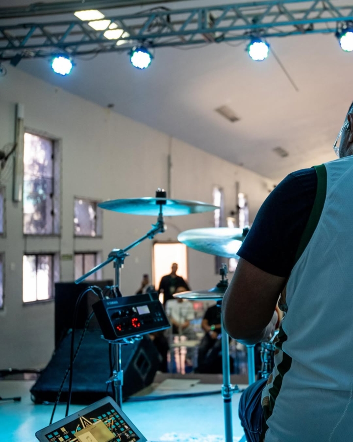 Cada clique desse carrossel mostra um pedacinho da energia que vivemos no Louvart Música, dança, (1)
