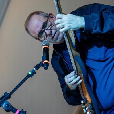 Cada clique desse carrossel mostra um pedacinho da energia que vivemos no Louvart Música, dança,
